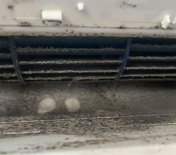 广安空调吹的风有股烧焦味是怎么回事